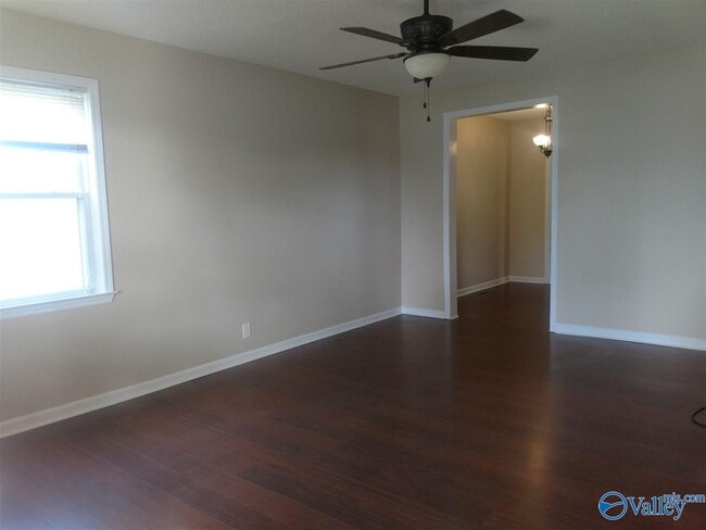 Photo - 2035 Vanderbilt Dr SW