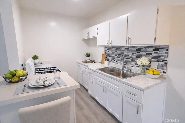 Photo - 1807 W Sumac Ln Unit B