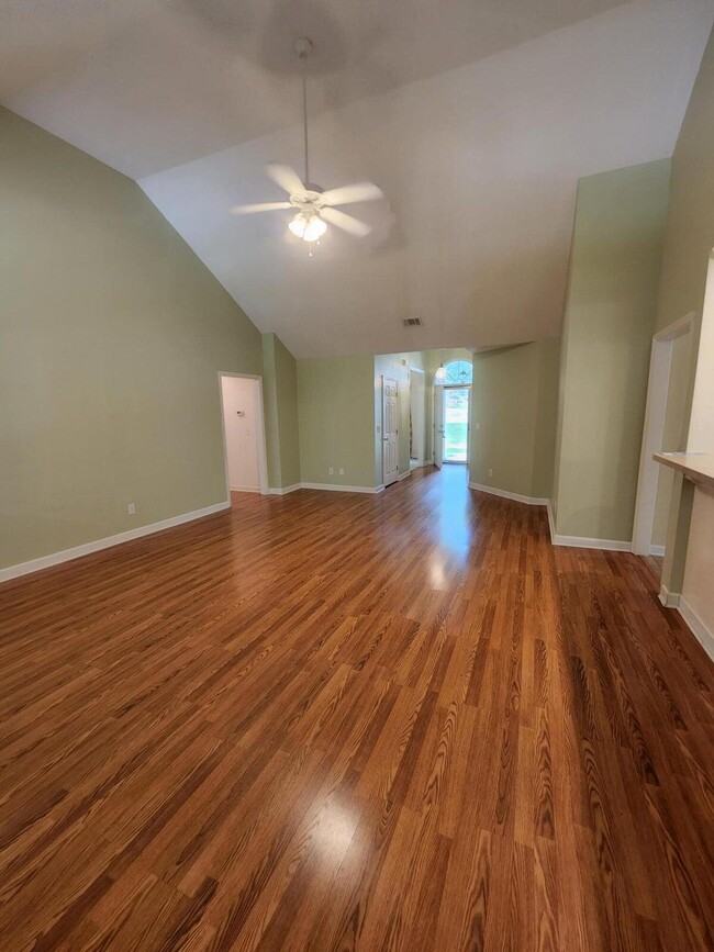 Photo - 241 Bainbridge Dr