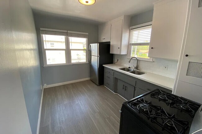 Photo - 3995 Inglewood Blvd