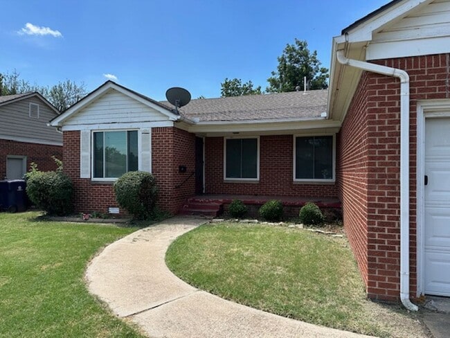 3200 NW 42nd St