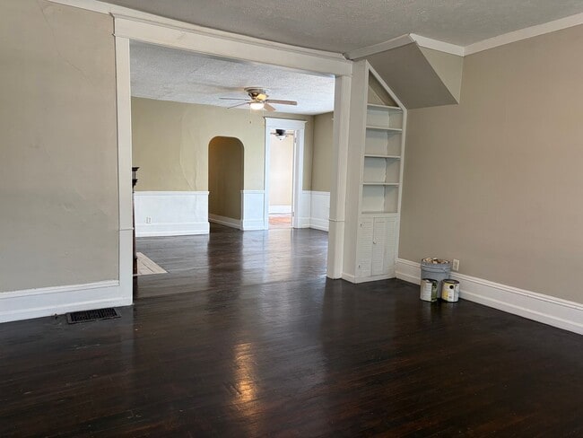 Photo - 705-707 E Grove Unit 705 Lower