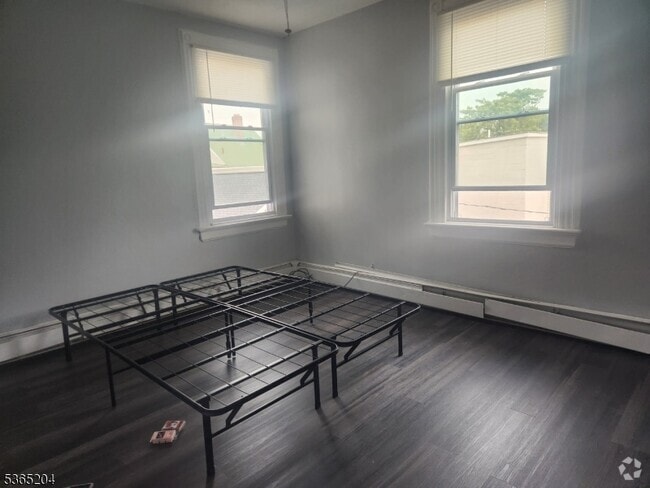 Building Photo - 79 Washington St Unit 2 Rental