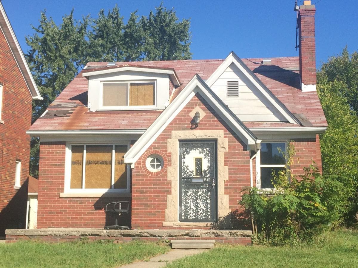 Photo - 15081 Young St