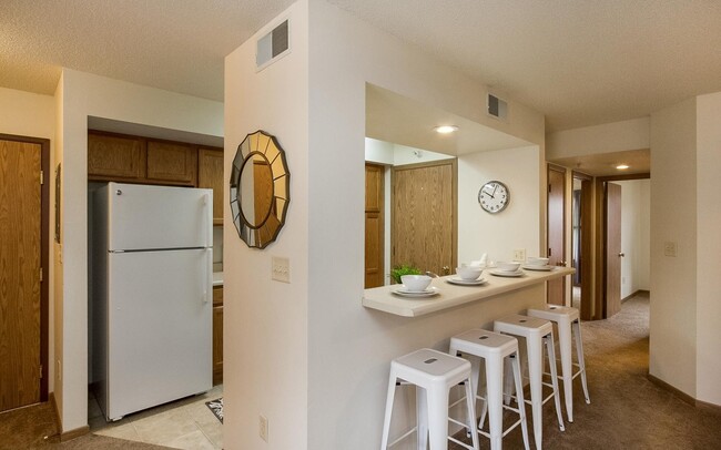 Photo - Large Two Bedroom Walking Distance to UIHC... Apartment Unit 1059-10