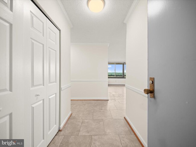 Photo - 5500 Holmes Run Pkwy Unit 1517