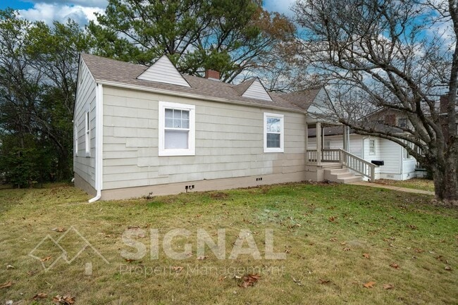 Photo - 1636 31st St SW