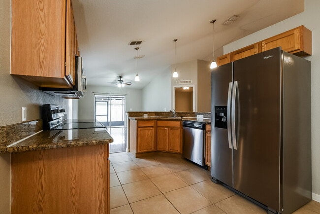 Photo - 2127 Aitkin Loop