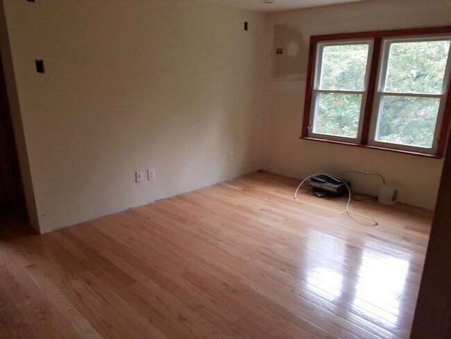 Photo - 23 N Maple St House