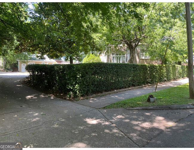 Building Photo - 806 Briarcliff Rd NE Unit D