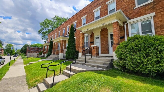 Photo - Stunning Renovation with Granite Countertops! Unit 1413