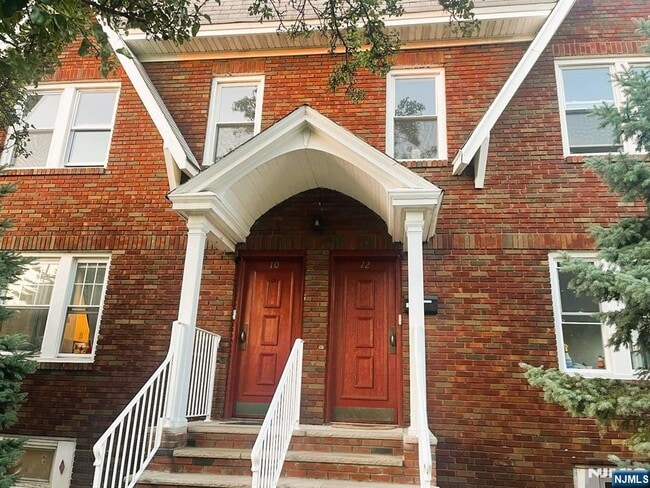 Building Photo - 10-12-12 Morton Pl Unit 2 Rental