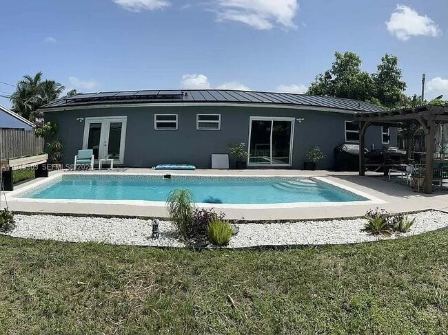 Photo - 7021 Scott St