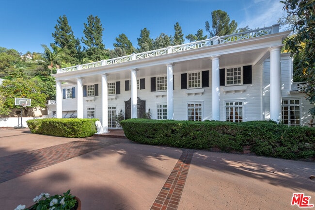 Photo - 1148 Coldwater Canyon Dr