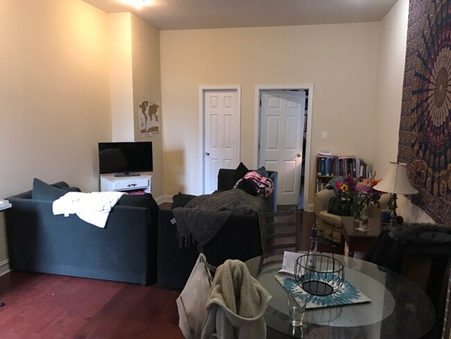 Photo - 1514 W Diamond St Unit 2