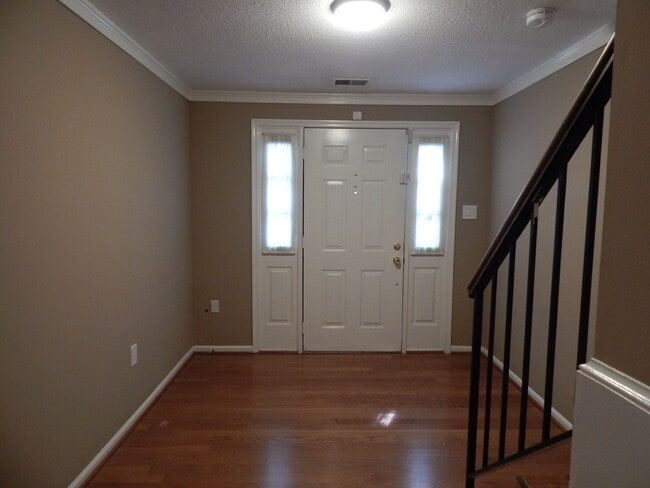 Photo - Fabulous TH with Garage! Great Location!