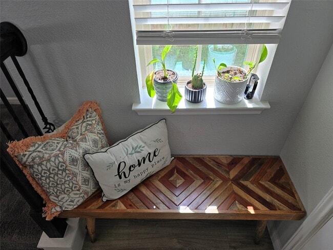 Photo - 1942 Bending Green Dr