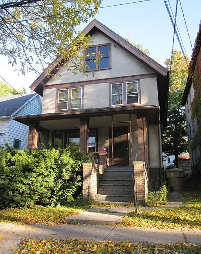 Building Photo - 5 Bed / 2 Bath House Located Downtown Madi...