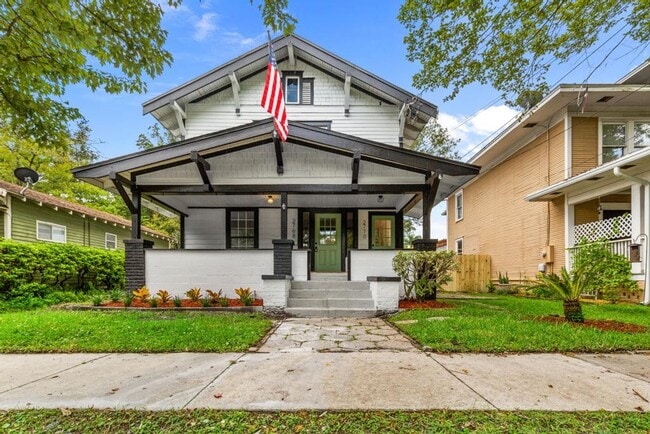 Building Photo - 2768-2770 College St Unit B