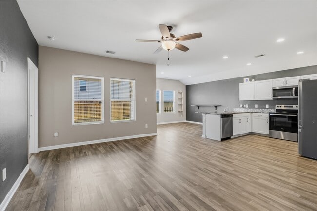 Photo - 111 Bering Dr