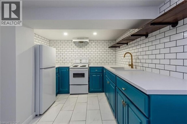 Photo - 257 E 17th St