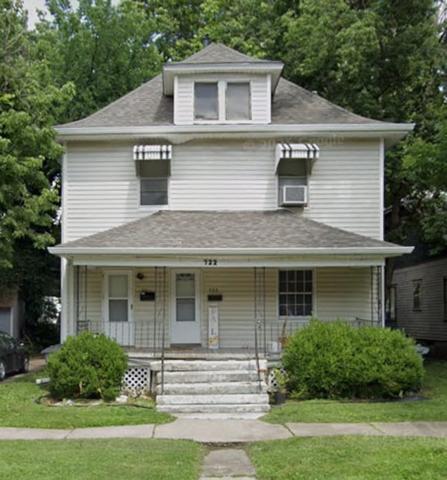 Building Photo - 722 Union St Unit 722 Union St. LWR