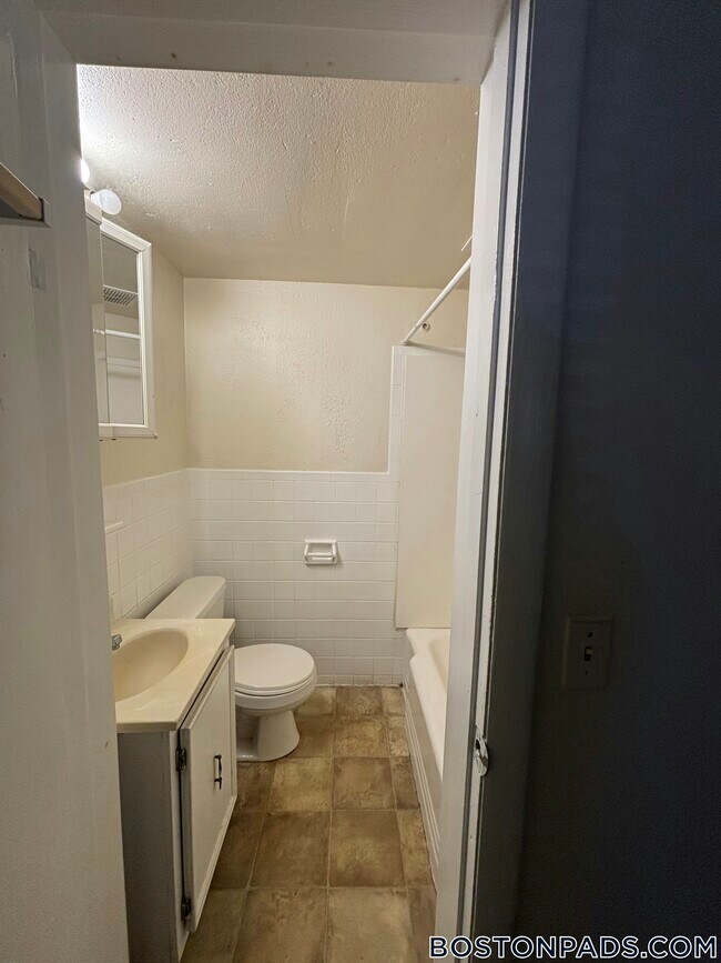 Photo - 3 River Dr Unit B