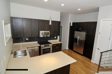 Photo - 813 N May St