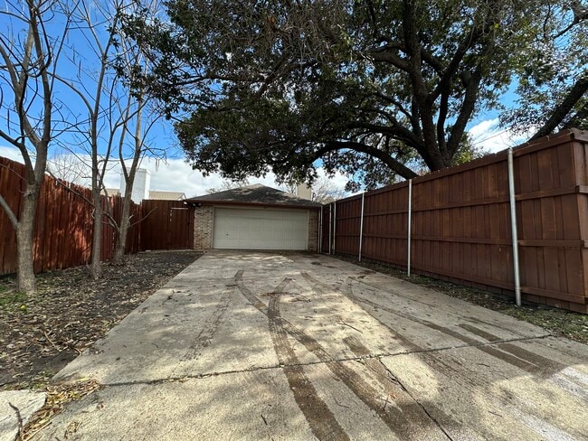 Photo - 3011 Lockmoor Ln