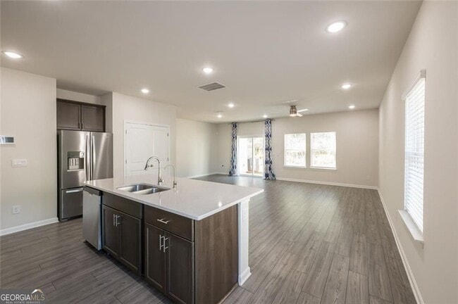 Photo - 345 Timberland Ave