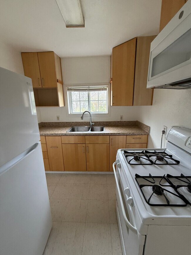 Photo - Rare 2/1 w/ Basement in Cherrywood!