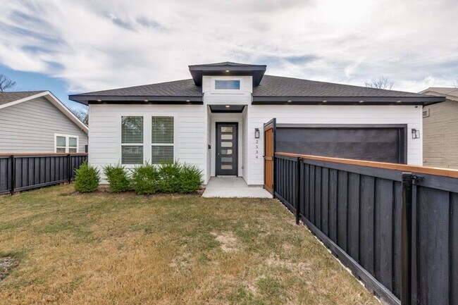 Photo - 2534 Southland St