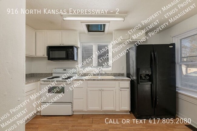 Photo - 916 N Kansas Expy Unit 2