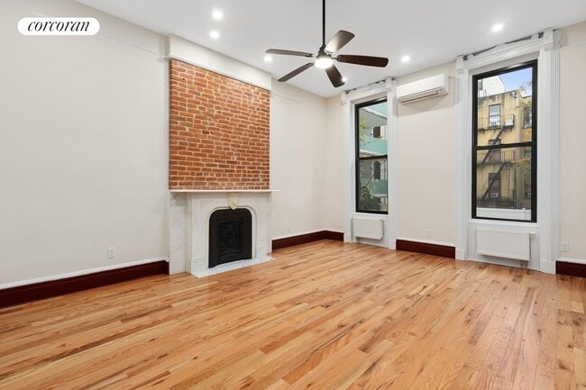 Photo - 446 E 118th St