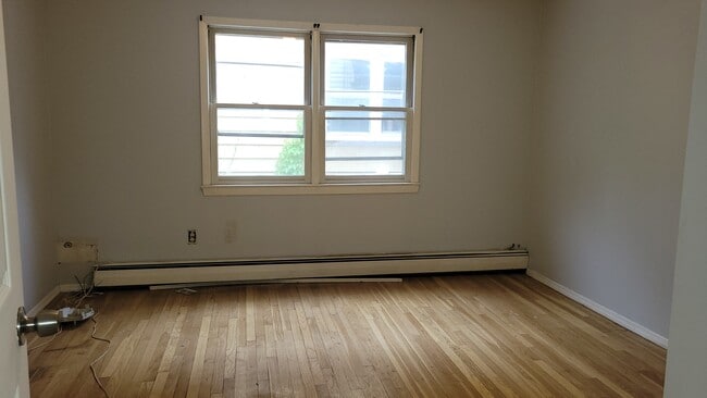 Photo - 2214 Halsey St Unit 2214 Halsey St #1