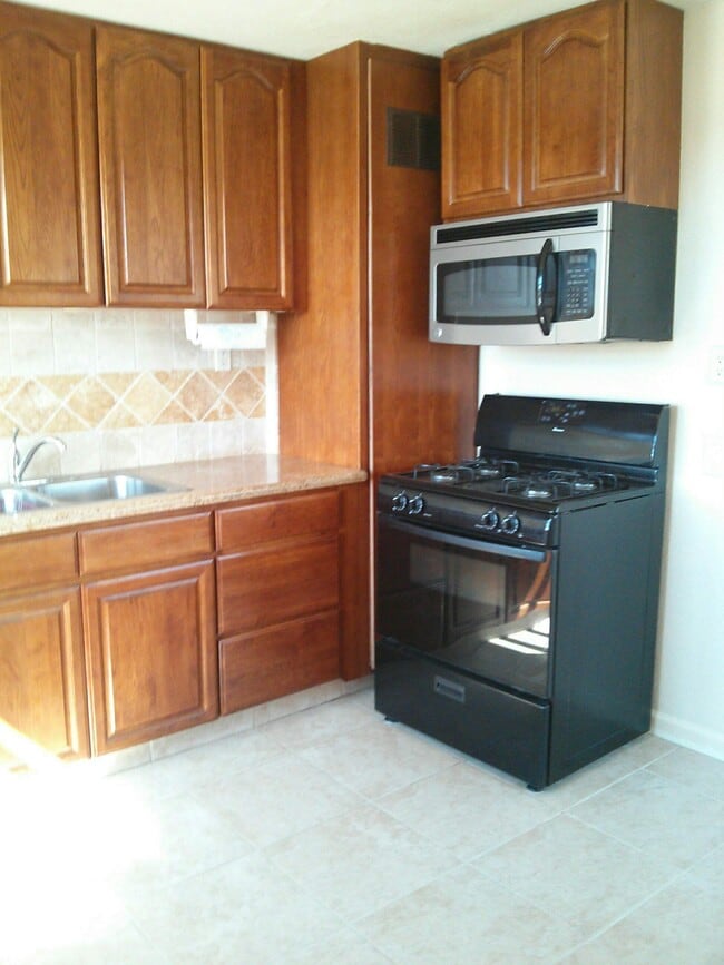 Upgraded Kitchen - 610 Union Ave Unit C