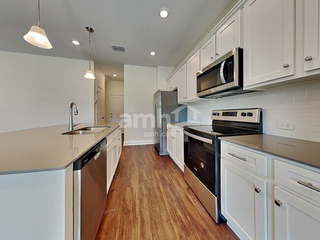 Photo - 27334 St Andrews Ave