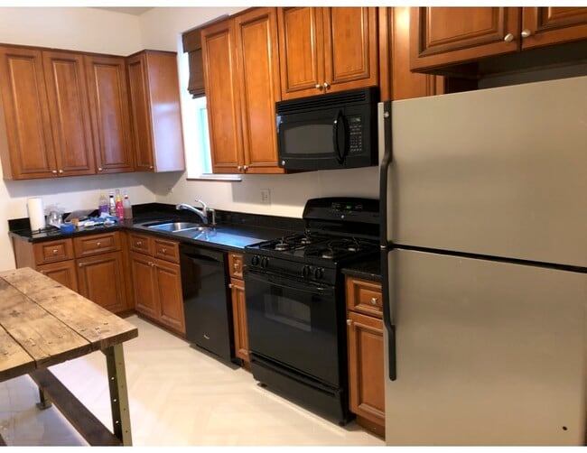 Building Photo - 1227 N Rockwell St Unit 3 Rental