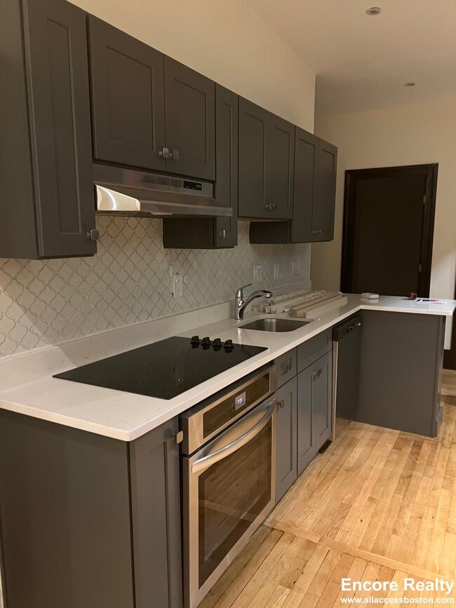 30 Gloucester St Unit 4