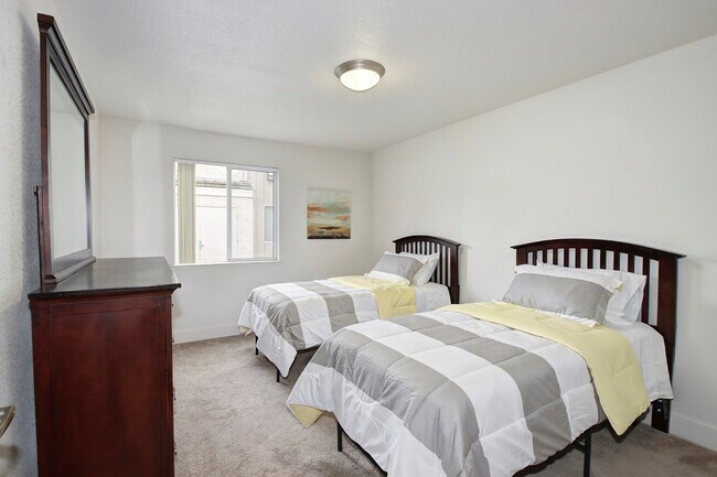 Photo - Glacier Point Apartments