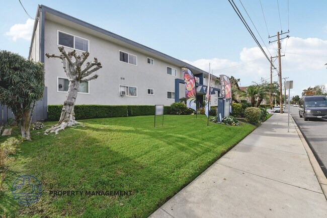 Photo - 325 S. Almansor