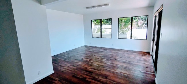 Photo - 724 Moaniala St Unit Ground Floor