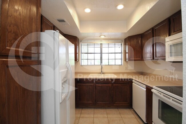 Photo - 5950 N 78th St