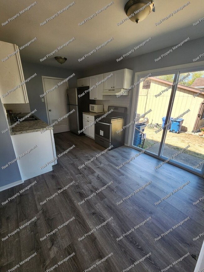 Photo - Two Bedroom Crown Point Apartment