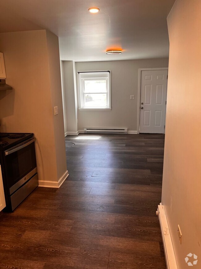Building Photo - 767 Manor St Unit Apt 1