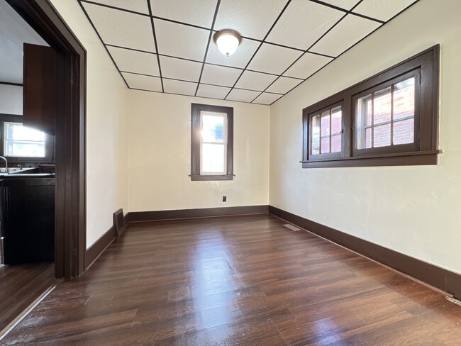 Photo - 320 E 26th St