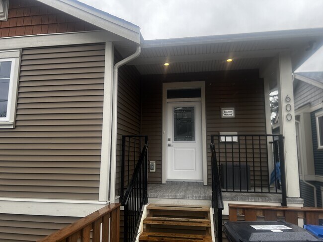 600 Hillcrest Ave Unit 4