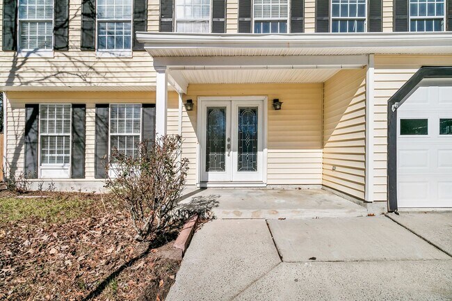 Photo - 121 Sully St