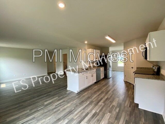 Photo - 2913 W Kings Cyn Dr