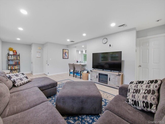 Photo - 784 Brookridge Dr